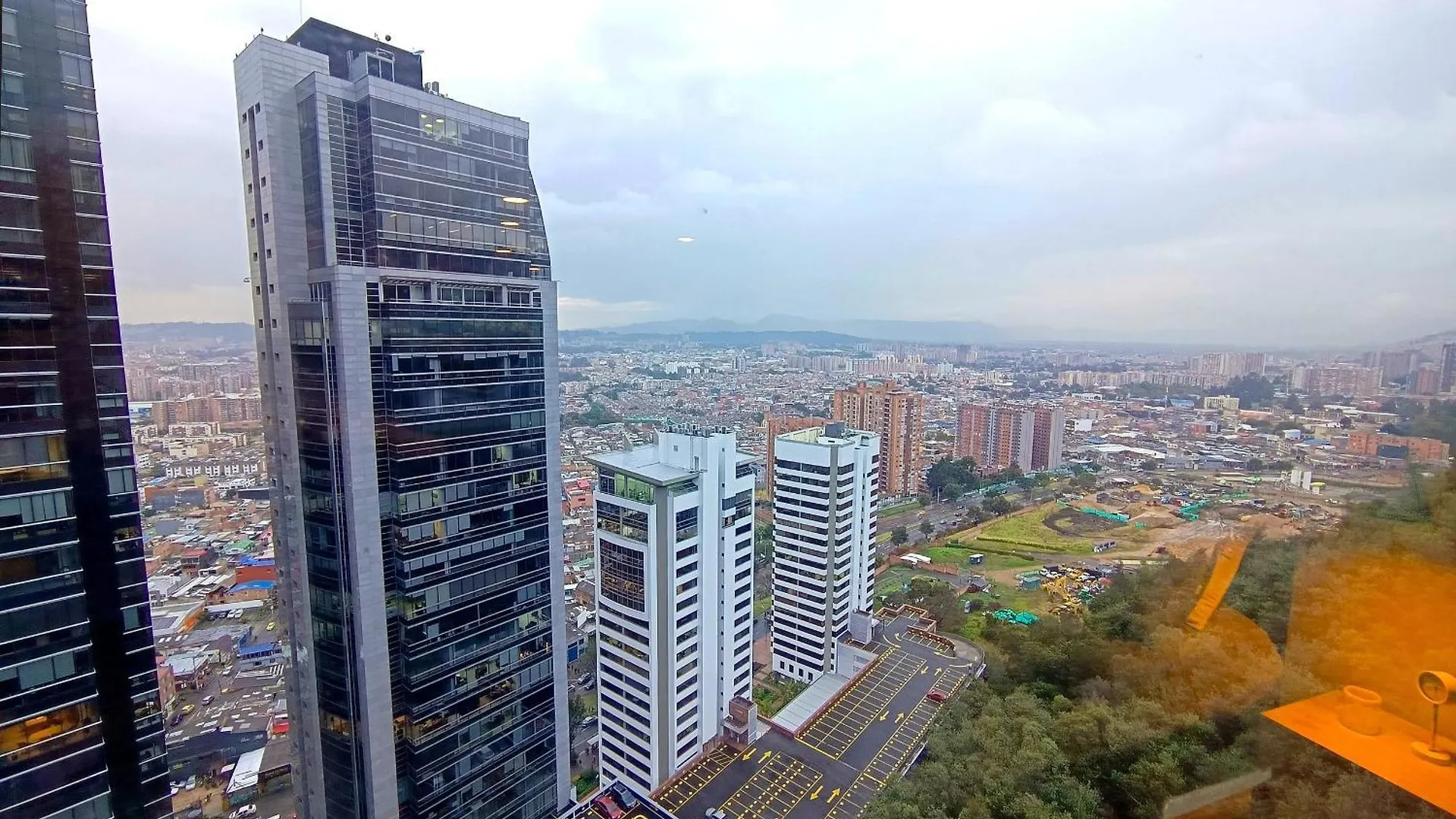Vista Panoramica, Con Estilo Industrial, Usaquen Bogota Apartment